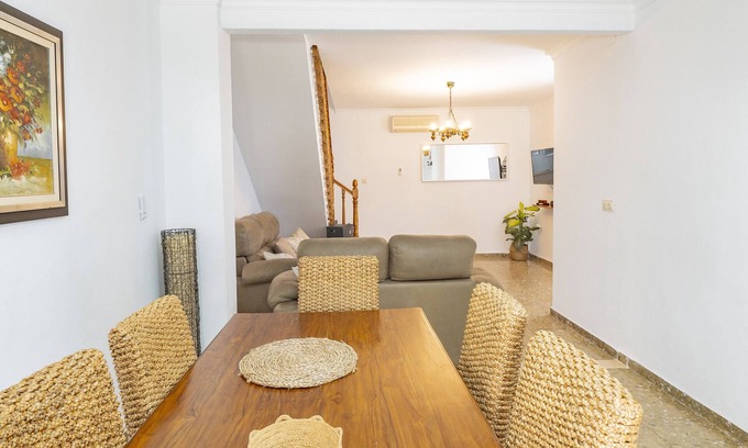 Ardales Ski Chalet | Cubo's Casa Camino del Cantinero/free wifi/air conditioning