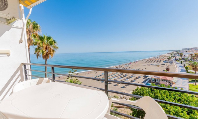 Torremolinos Apartment | Cubo's Estudio Santa Clara 1345/views/air conditioning