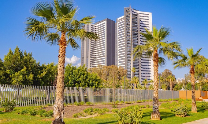 Palma-Palmilla Apartment | Cubo's Luxury Urban Sky Apartment 12/urban/air conditioning/free wifi/community pool