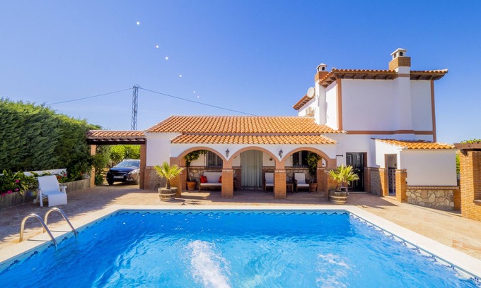 Ardales Villa | Cubo's Villa Torres Ardales/private swimming pool/free wifi
