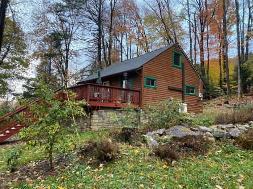 Thayerville House | Cubs Den - Hot Tub- Walk to Lake- Fire Pit - Kayaks
