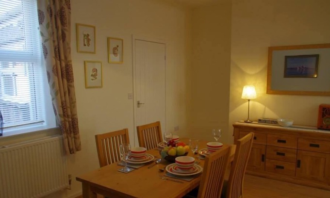 Amble Cottage | CUDDY COTTAGE Holiday home rental in Amble Northumberland Sleeps 4, 2 bedrooms