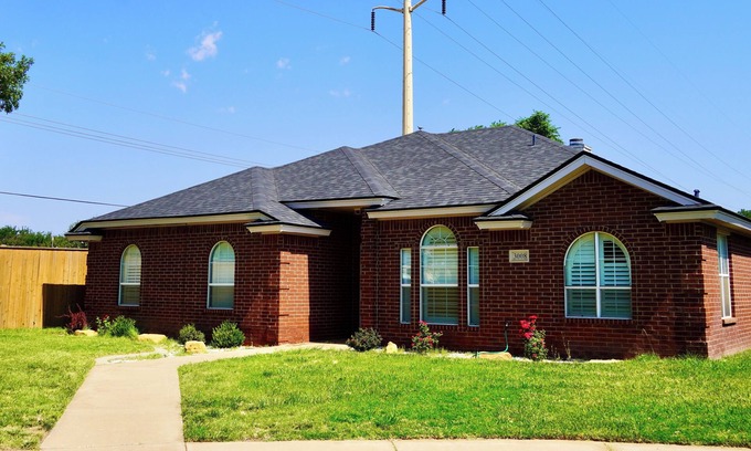 Lubbock House | Cul-de-sac Home, Close to everything, Large Patio and Grill, Pet-friendly