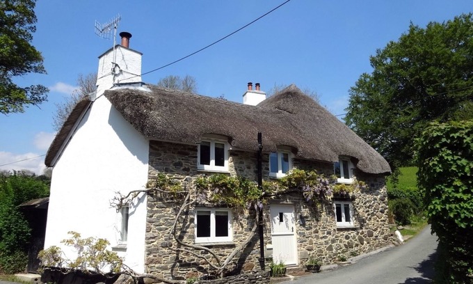 Michelcombe Cottage | CULLAFORD COTTAGE, pet friendly, luxury holiday cottage in Scorriton