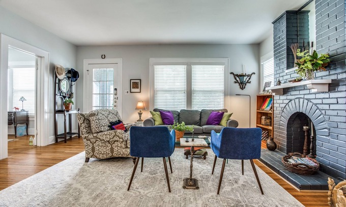 Fort Worth Cultural District House | Cultural district bungalow steps from Dickies arena