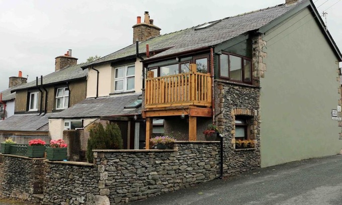 Tebay House | Cumbrian cottage, sleeps 6, in convenient location