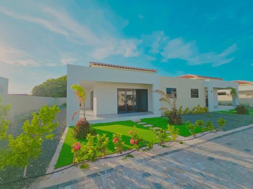 Marie Pampoen House | Curazul