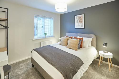 Whitby House | Curlew House, With Parking And Abbey Views!