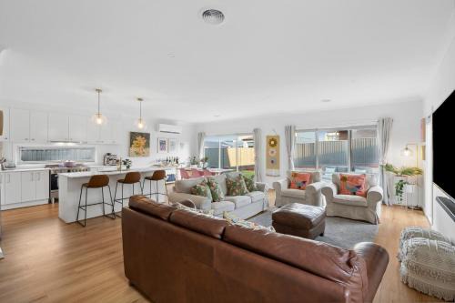 Curlewis House | Curlewis home by the Bay