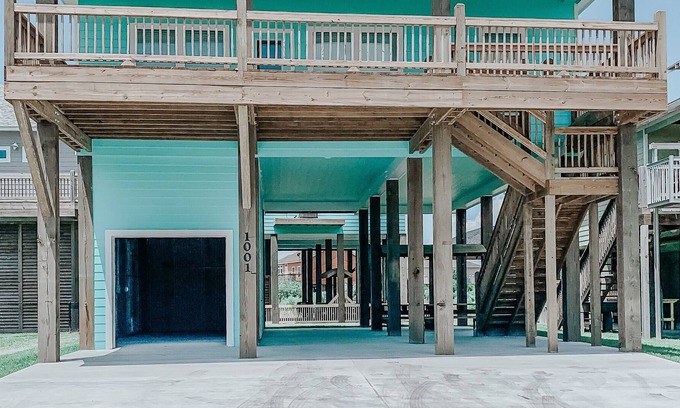 Port Bolivar House | Current Casa is the perfect getaway for family & friends! Sleeps 10