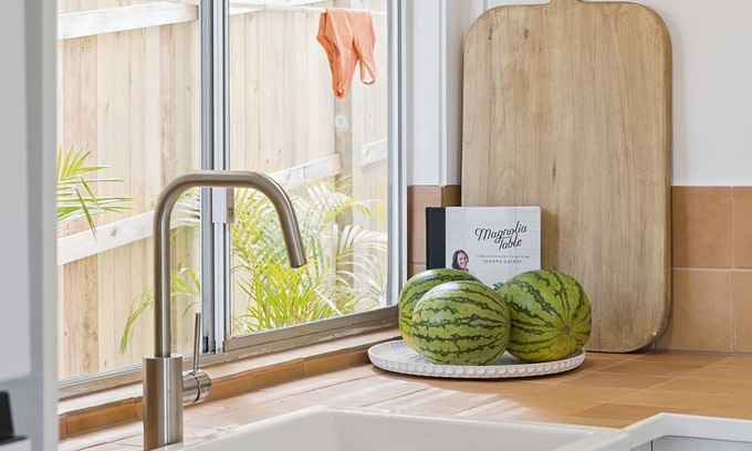 Yamba House | Cusacks Cottage - Coastal charm with artistic soul