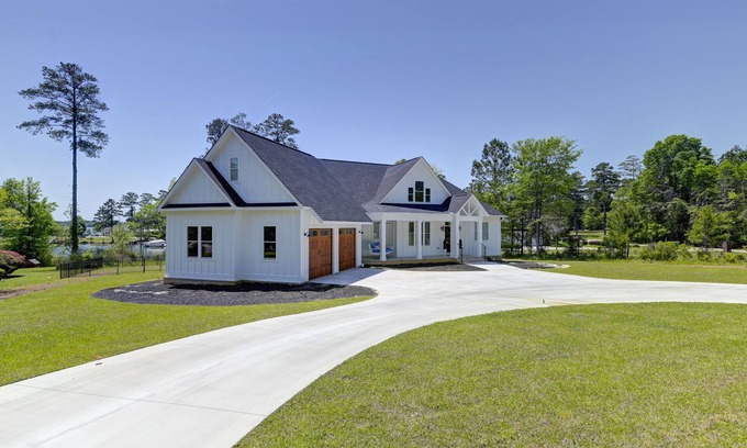 Irmo Other | Custom built lake house on Lake Murray with New pool and hot tub!