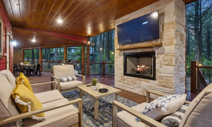 Hochatown Cabin | Custom Escape Perfect for Unforgettable Getaways w/Hot Tub, Firepit, & Games