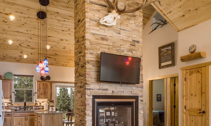 Angel Fire House | Custom Home with Two Private Master Suites and Heated Garage