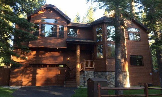 Tahoe Paradise House | Custom Luxury Home With Hot Tub & Pool Table