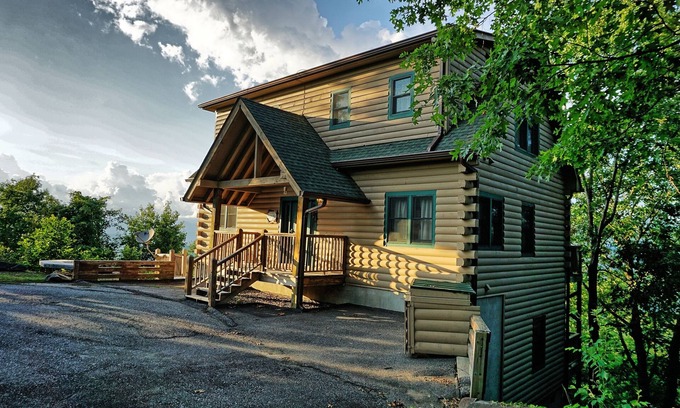 Bryson City Cabin | Customer Appreciation Year! See Discount information in Ad