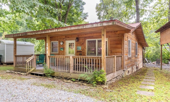 Bryson City Cabin | Customer Appreciation Year! See Discount information in Ad
