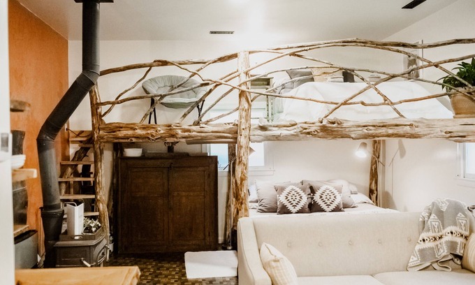 Schuyler House | Cut Flower Farm: A Bountiful Getaway for Couples or Small Families.