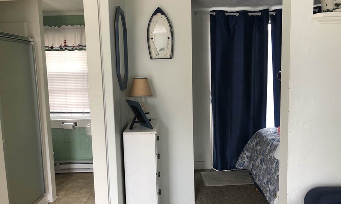 Dennis Port Condo | Cute 1 Bedroom efficiency Condo At Glendon Beach With Inground Pool