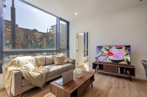 Downtown Montreal Apartment | Cute 1BDR Apt on Bishop St- Heart of MTL