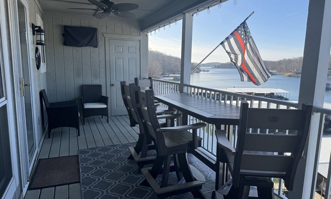 Lake Ozark Condo | Cute and cozy lakeside paradise condo located on the 3MM