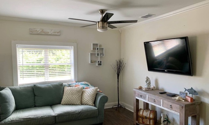 Arlington House | Cute Beach Themed Hideaway