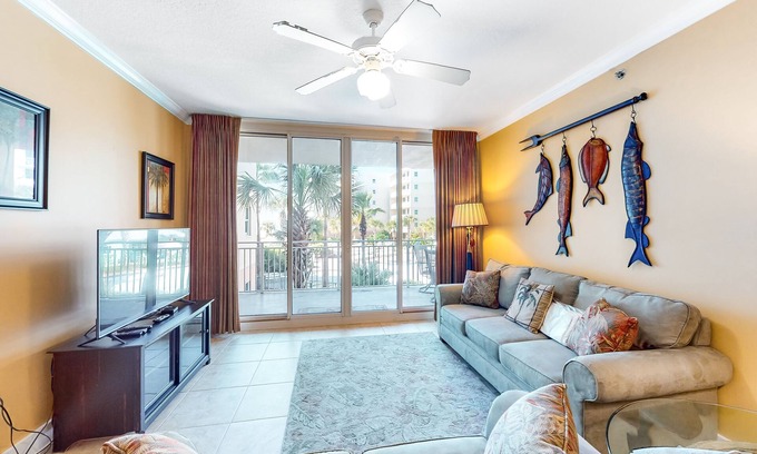 Fort Walton Beach Condo | Cute, coastal condo with lazy river, Gulf view, hot tub & gym - near the beach