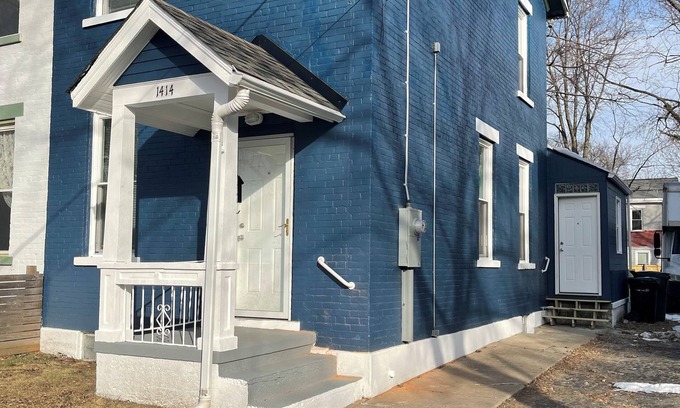 Roselawn Finance House | Cute &Cozy 2-bedroom townhome in fantastic Cincinnati with WiFi