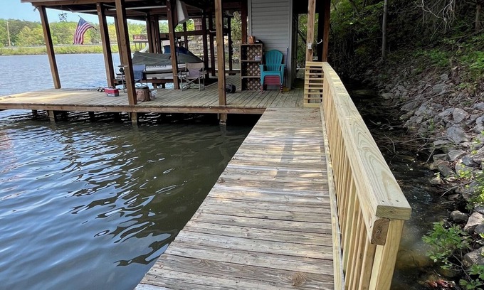 Bracey House | Cute & Cozy 3BR 2BA Waterfront Lake Gaston - Great Creek Bracey, Va