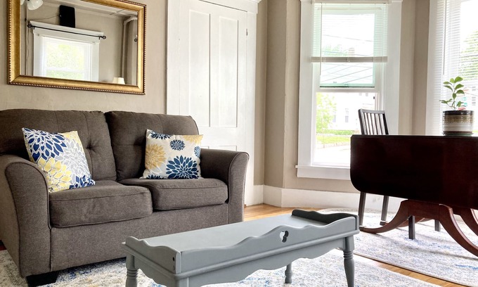Concord Apartment | Cute & Cozy-Historic & Vibrant Capitol Downtown-private 2 brm apartment