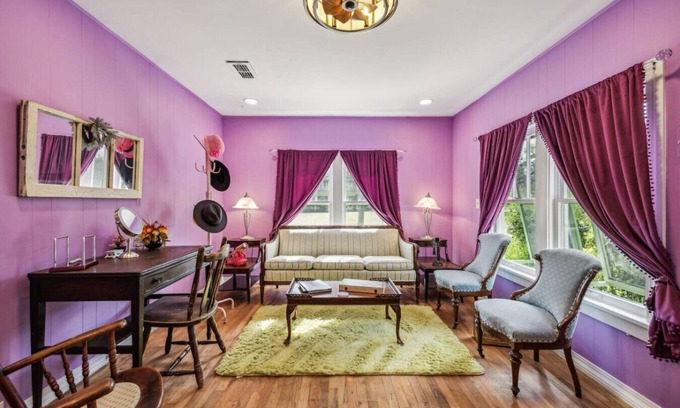 Granbury House | Cute & Cozy Lake Side Home
