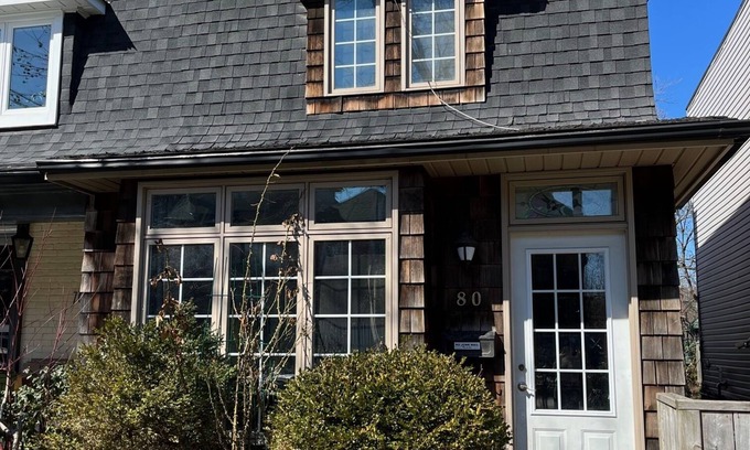 Riverdale House | Cute family house w multiple sundecks, surrounded by parks, pools, tennis courts