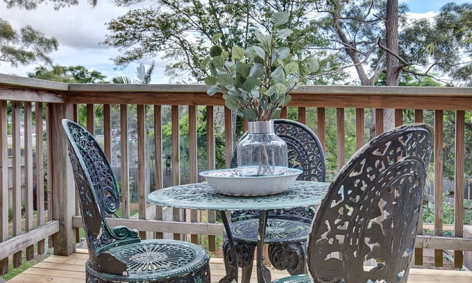 Rozelle House | Cute Heritage Home with Balcony close to the City