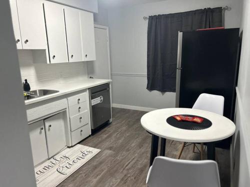 Highland Park Apartment | Cute Highland Park Entire Unit B