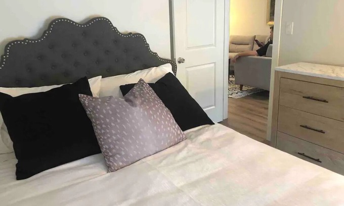 Keewatin House | Cute Keewatin Bungalow with a/c!