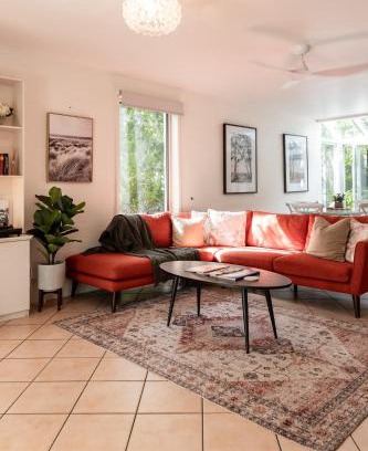 Noosa Heads Apartment | Cute Little Cove gem…walking distance to beach!