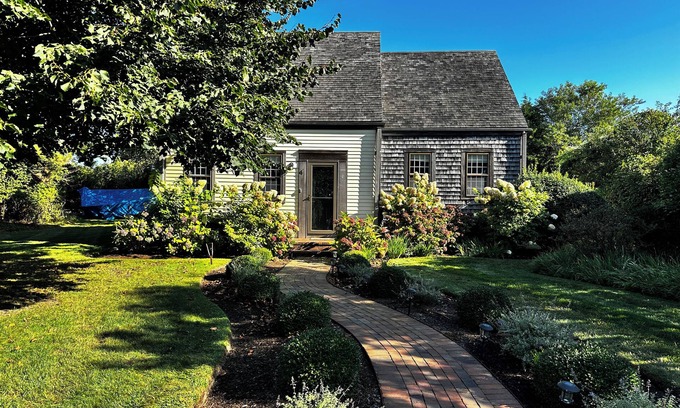 West of Town House | Cute, Quiet, Comfortable, Centrally Located, Outdoor Shower, Large Yard, BBQ