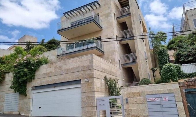 Ein Karem Apartment | Cute Studio near Yad Vashem. Free street parking.