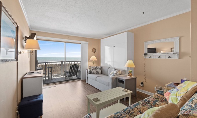 Windy Hill Condo | Cute unit with oceanfront balcony + Free Attraction Tickets!