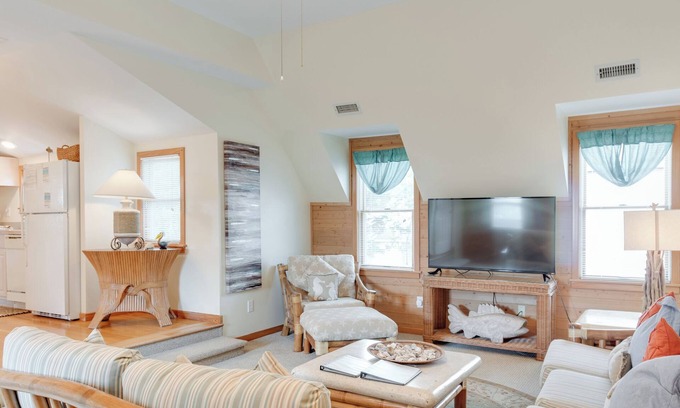 Ocracoke Villa | CV6A: Scotch Bonnet A -2nd floor 1BR villa, spacious living area!