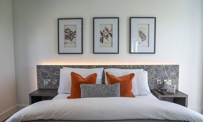 Llangefni Cottage | Cybi Lodge - sleeps 4 guests in 1 bedroom