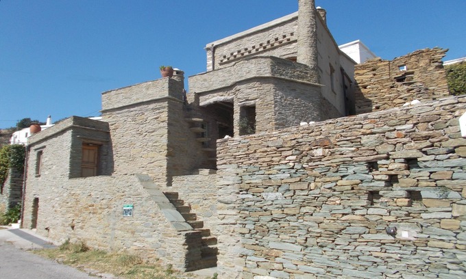Pitrofos House | Cyclades Olive Museum's Guest House with free 1 h tour to the Olive Museum.