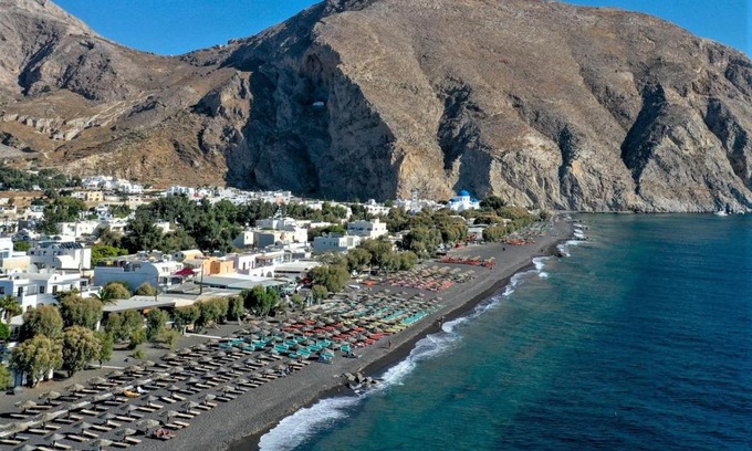 Perissa Apartment | Cycladic house Pleasure Next to the Sea