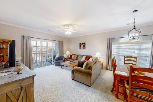 Little River Apartment | Cypress Bay 14-204