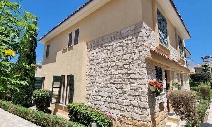 Polis House | Cyprus Townhouse/Pool/Patio/Aircon/Free Parking