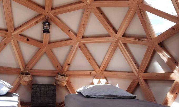 Jassat Cabin | Dôme Géodésique - Cocooning "pour une Nuit Presque à la Belle Étoile"