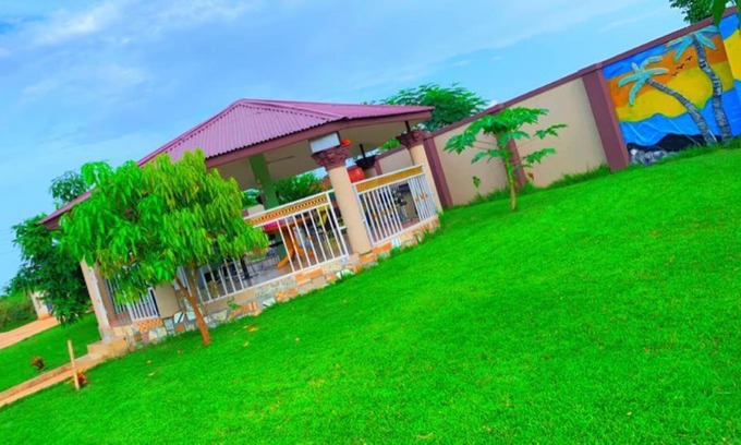Hwidiem House | D-Adams Executive Lodge
