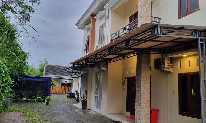 Yogyakarta House | D'Aurora Homestay