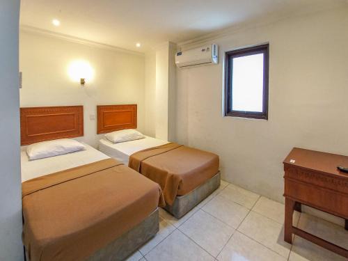 Ampel Hotel | D Hans Hotel Syariah RedPartner near Wisata Religi Sunan Ampel Surabaya