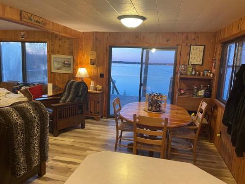Big Bay House | Da Knob on Lake Independence